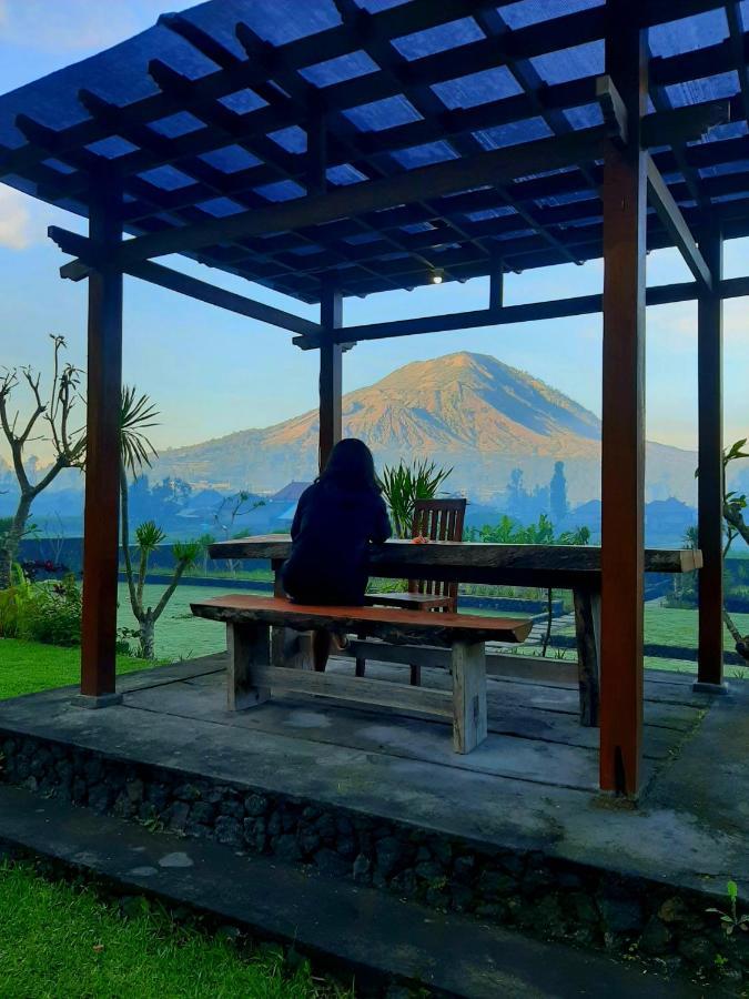 Inn Host @ Volcano *